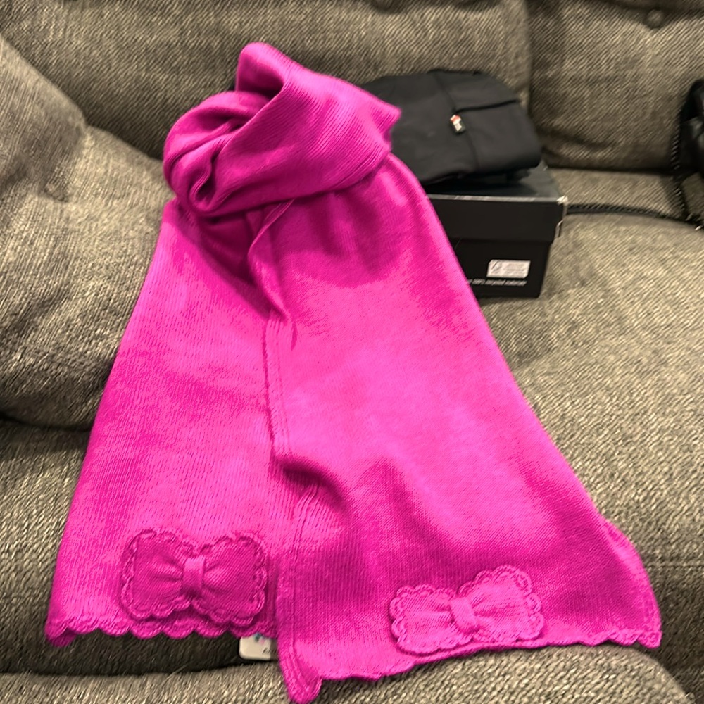 Portolano Girls fuchsia scarf with two bows